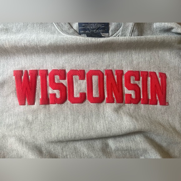 Champion University of Wisconsin Men's Vintage Sweatshirt - Picture 4 of 5
